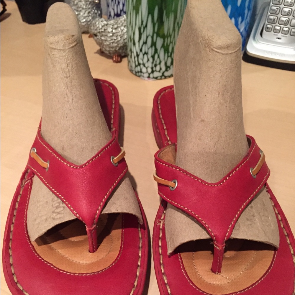 Born Red sandals in EUC